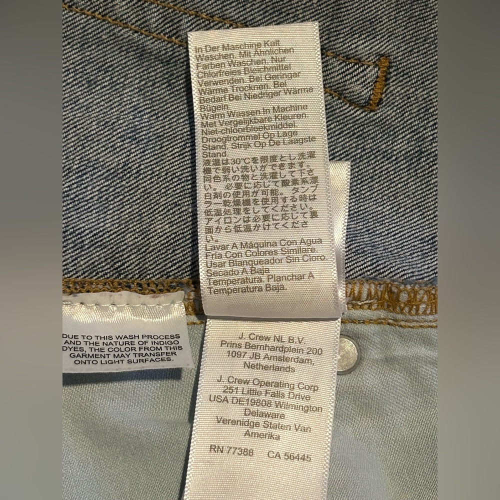 J Crew Mid-rise Indigo Denim Shorts
Item AV826‎ - Picture 16 of 16
